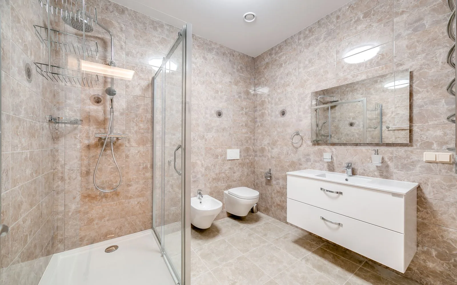 Refaire sa douche : 4 pièces que j'ai posées et testées