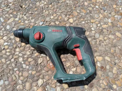 Marteau perforateur sans fil Bosch UniversalHammer 18V (SDS Plus), photo 3 prise par Marwane