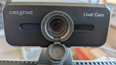 Creative Live! Cam Sync 1080p V2 (webcam USB grand angle, cache de confidentialité), photo 5 prise par Marwane