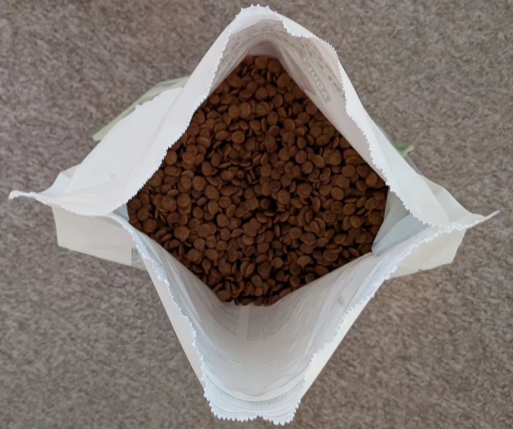 Croquettes pour chat by Amazon sans céréales (3 kg), photo 2 prise par Marwane