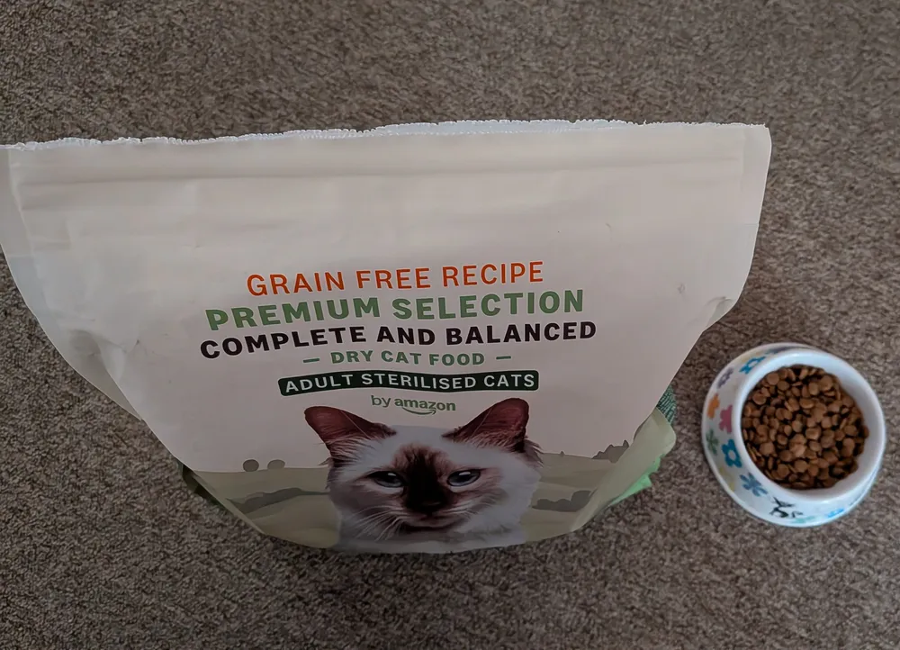 Croquettes pour chat by Amazon sans céréales (3 kg), photo 3 prise par Marwane