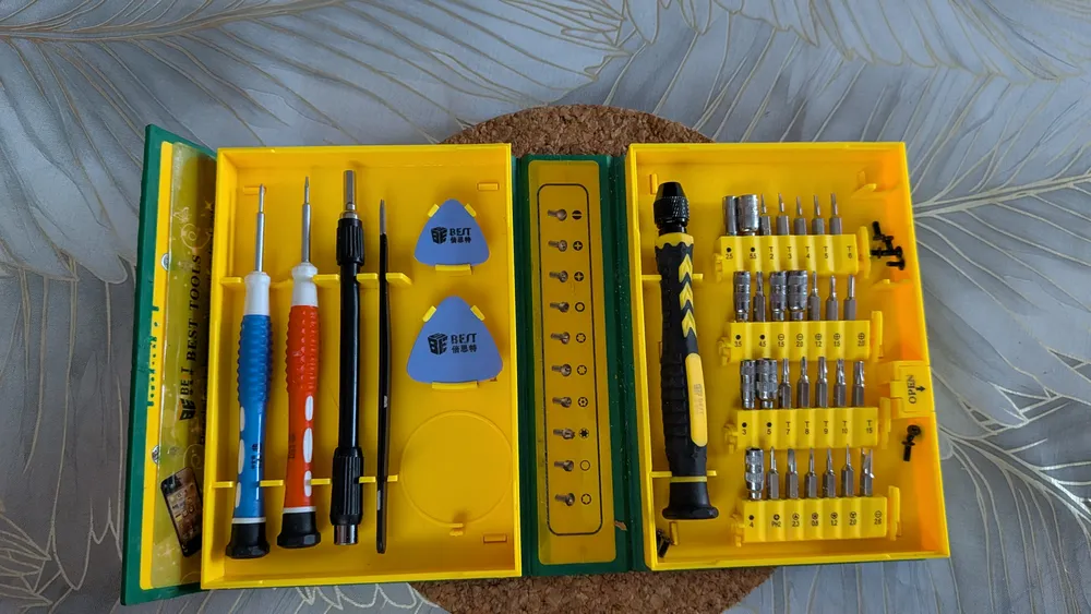 Kit d'Outils MMOBIEL 38 en 1 (réparation électronique), photo 2 prise par Marwane