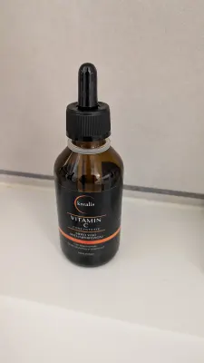 Sérum visage vitamine C et acide hyaluronique Krealis (100 ml), photo prise par Marwane