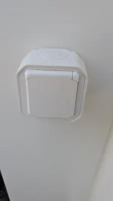 Prise étanche Legrand Plexo IP55, photo prise par Marwane