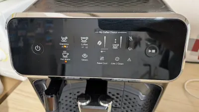 Machine à café à broyeur Philips Série 2200 (EP2220/10), photo 2 prise par Marwane