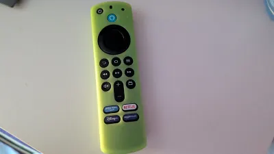 Étuis phosphorescents Pinowu pour télécommande Fire TV (lot de 2), photo prise par Marwane