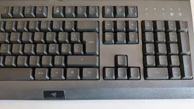 Razer Cynosa Lite (clavier gamer AZERTY, Chroma RGB, filaire), photo 4 prise par Marwane