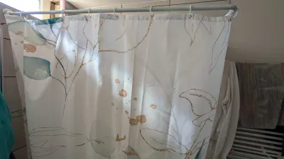 Rideau de douche motif feuilles (240 x 180), photo 2 prise par Marwane
