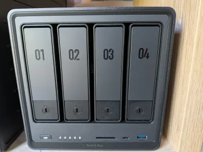 NAS UGREEN NASync DXP4800 Plus (4 baies), photo prise par Marwane