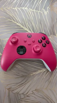 Manette Xbox sans fil (Deep Pink), photo prise par Marwane