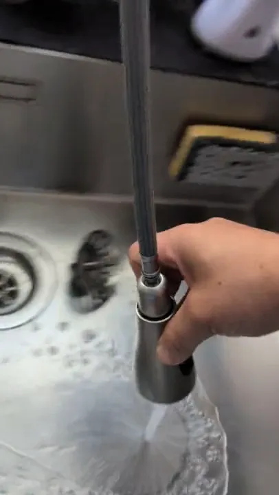 Robinet de cuisine AILRINNI avec douchette extractible (inox, 3 jets), vidéo 1 filmée par Marwane