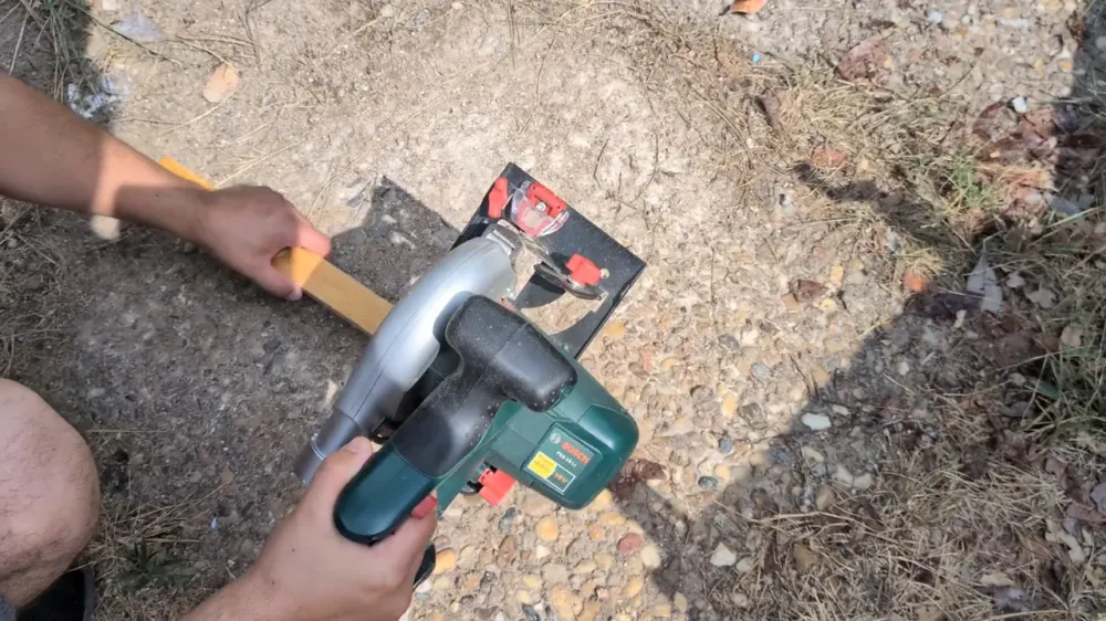 Scie circulaire sans fil Bosch UniversalCirc 18V-53, vidéo 1 filmée par Marwane