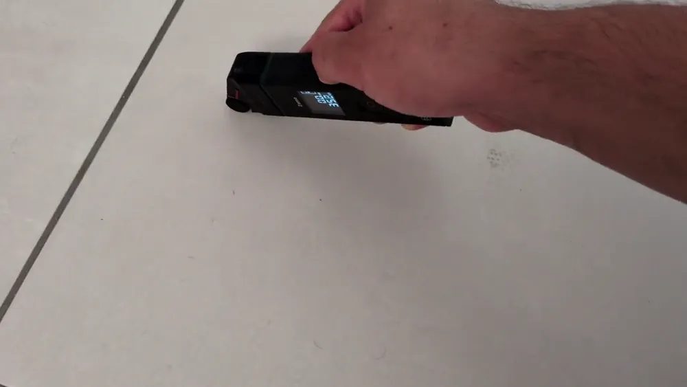 Télémètre laser Bosch Zamo (modèle testé : Zamo III), vidéo 1 filmée par Marwane