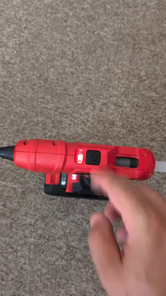 Pistolet à colle sans fil Einhell TE-CG 18 Li (Power X-Change), vidéo 1 filmée par Marwane