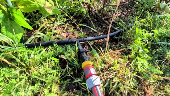 Gardena Kit d'arrosage goutte-à-goutte Micro-Drip pour rangées S (13010-20), vidéo 1 filmée par Marwane
