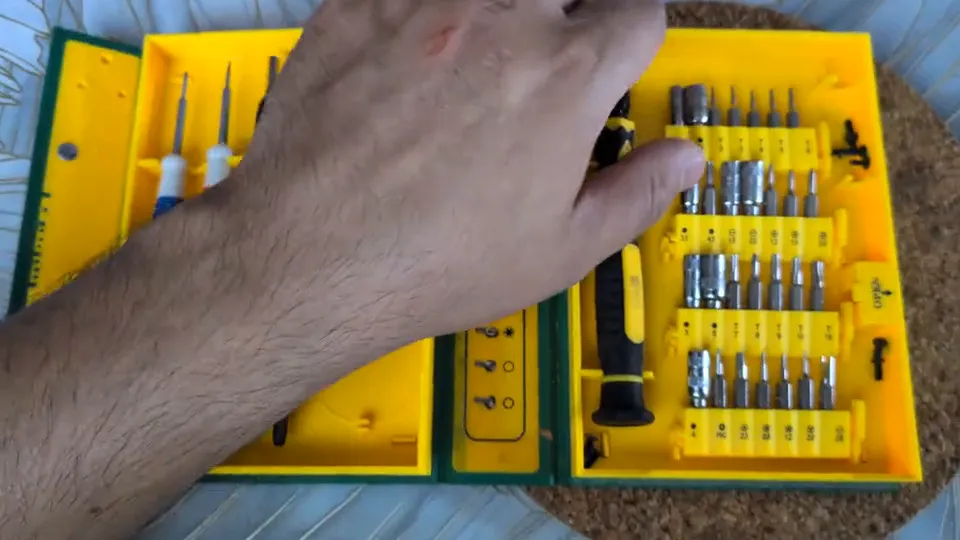 Kit d'Outils MMOBIEL 38 en 1 (réparation électronique), vidéo 1 filmée par Marwane
