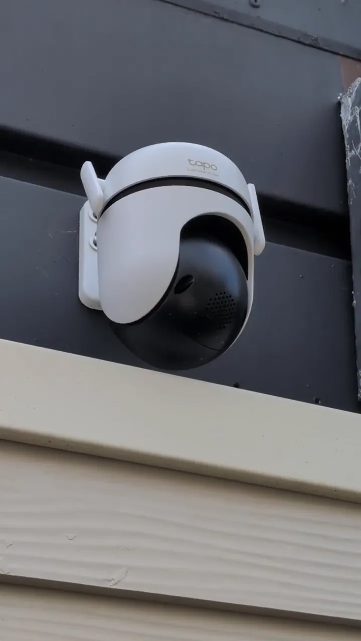 Caméra de surveillance extérieure Tapo C530WS (3K, 360°), image de la vidéo filmée par Marwane