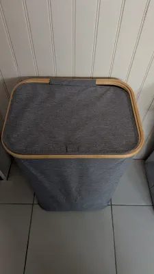Panier à linge pliable 100 L (couvercle, poignées bambou), photo prise par Marwane