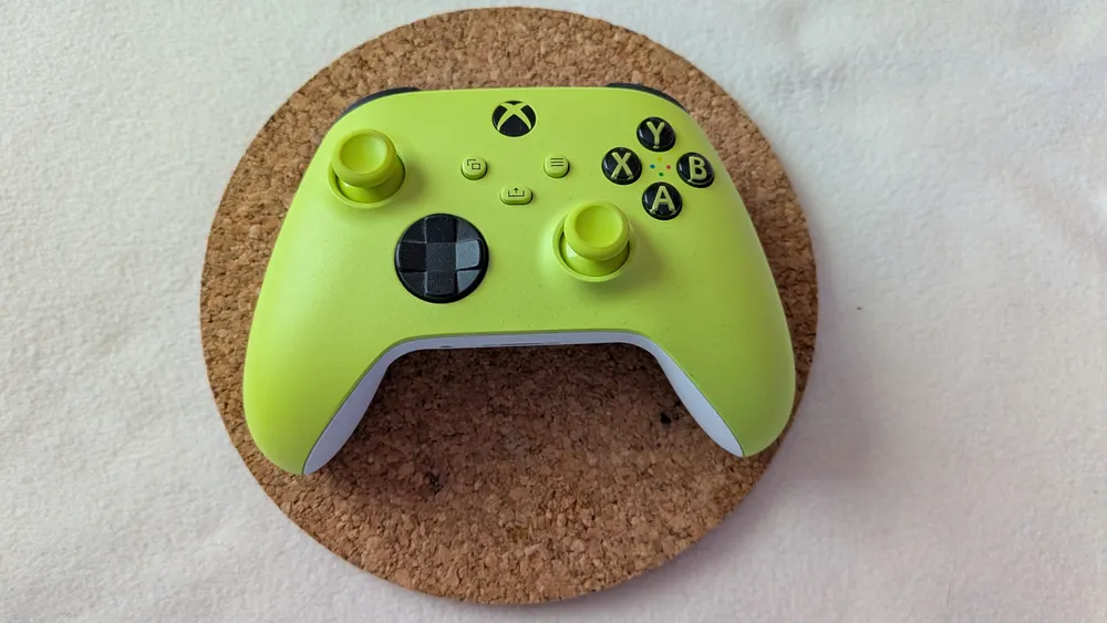 Manette Xbox sans fil (Velocity Green), photo 2 prise par Marwane