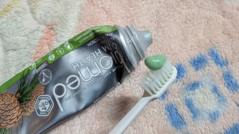 Dentifrice naturel Biomed Gum Health (lot de 3, sans fluor), photo 2 prise par Marwane