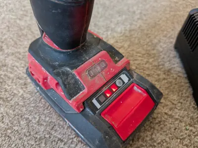 Einhell Starter Kit Power X-Change 2,5 Ah (batterie + chargeur), photo 2 prise par Marwane