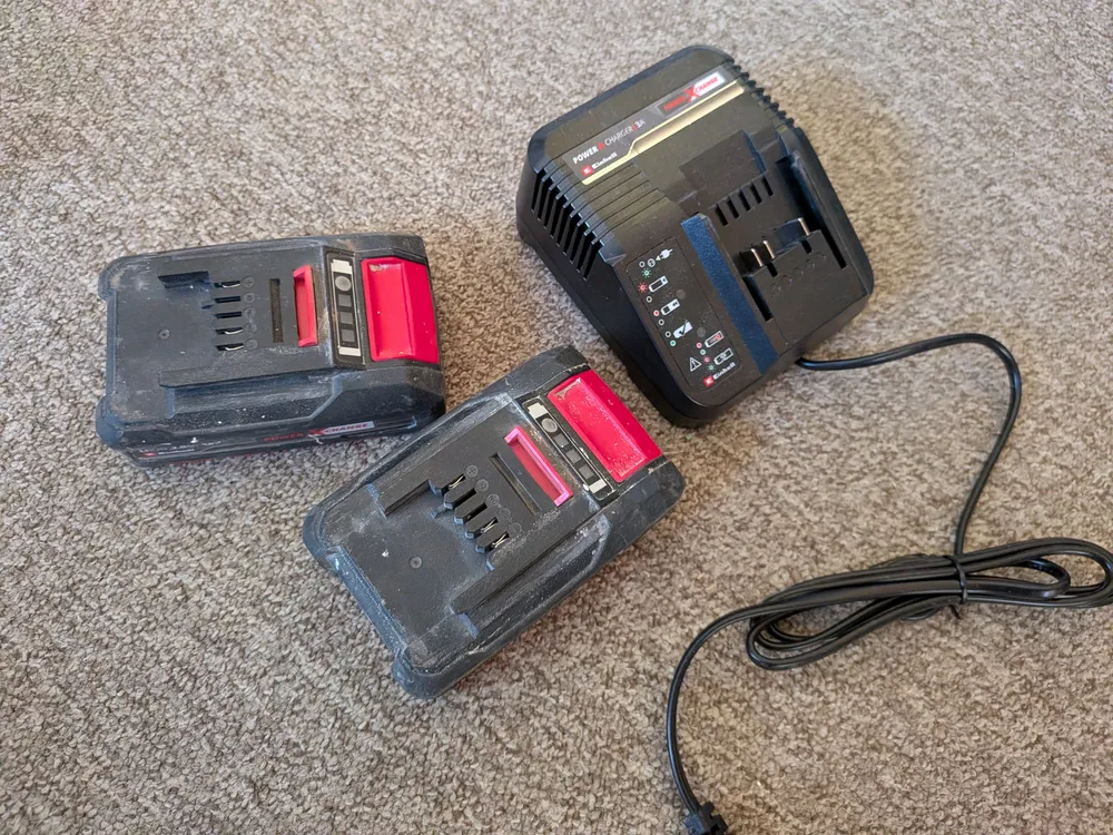 Einhell Starter Kit Power X-Change 2,5 Ah (batterie + chargeur), photo 3 prise par Marwane