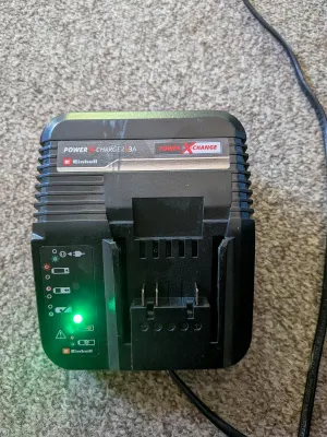 Einhell Starter Kit Power X-Change 2,5 Ah (batterie + chargeur), photo 5 prise par Marwane