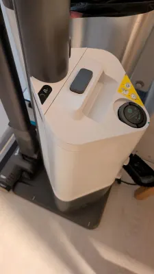Aspirateur balai Shark PowerDetect Clean & Empty, photo 2 prise par Marwane