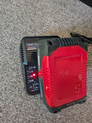 Einhell Starter Kit Power X-Change 4,0 Ah (batterie + chargeur), photo prise par Marwane