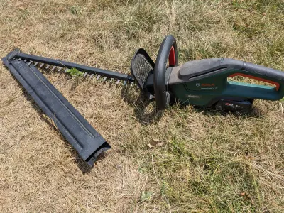 Taille-haies sans fil Bosch UniversalHedgeCut 18V-50, photo 4 prise par Marwane