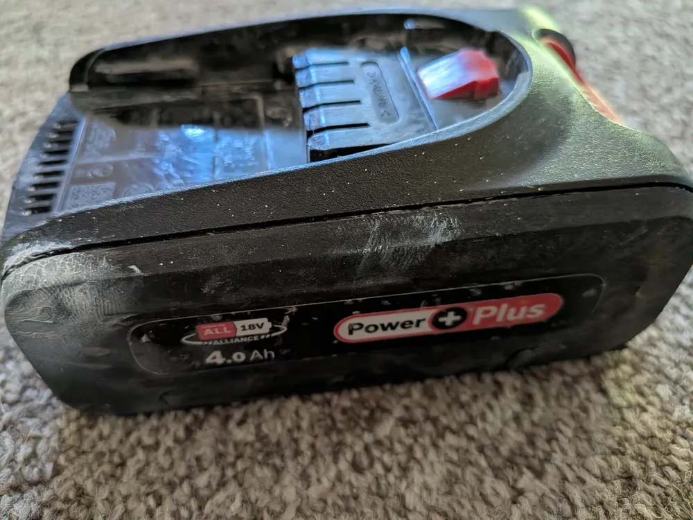 Batterie Bosch Home and Garden PBA 18V 4,0 Ah W-C Power Plus, photo 1 prise par Marwane