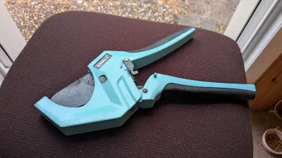 Coupe-tuyau plastique SHALL 63 mm, photo prise par Marwane