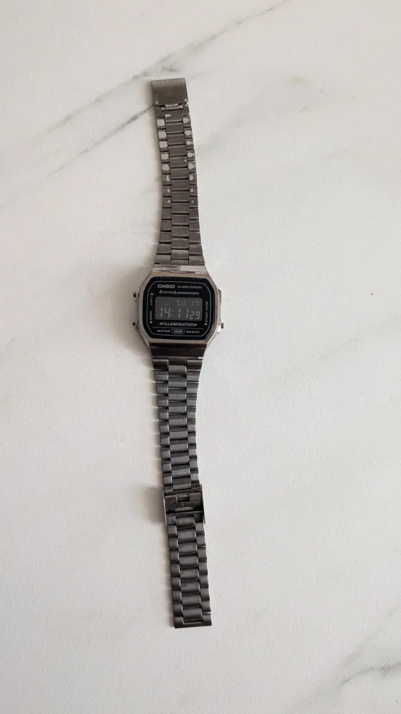 Montre Casio A168 Illuminator (vintage, digitale), photo 1 prise par Marwane