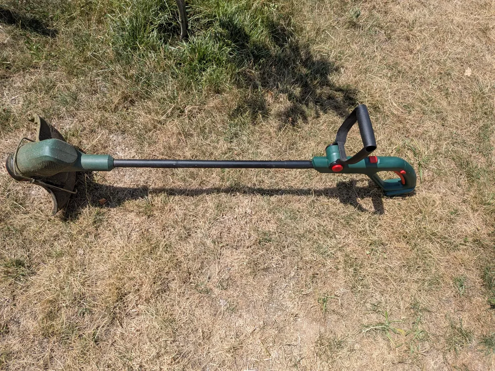 Coupe-bordures sans fil Bosch EasyGrassCut 18V-26, photo 1 prise par Marwane