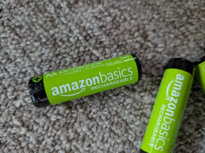 Piles rechargeables AA Amazon Basics 2 000 mAh (lot de 12), photo 4 prise par Marwane