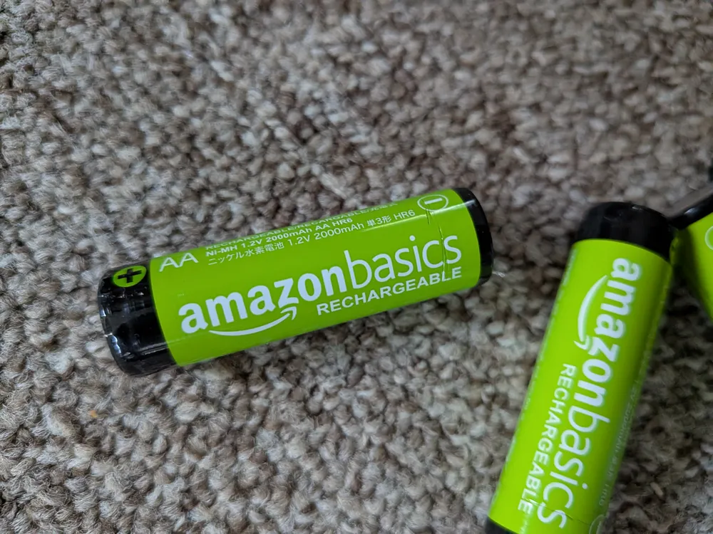 Piles rechargeables AA Amazon Basics 2 000 mAh (lot de 12), photo 4 prise par Marwane