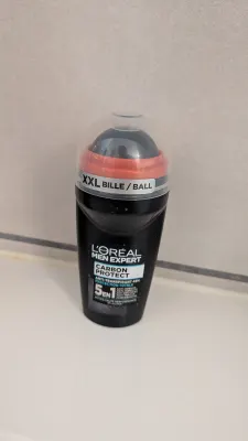 Déodorant bille L'Oréal Men Expert Carbon Protect (lot de 6), photo prise par Marwane