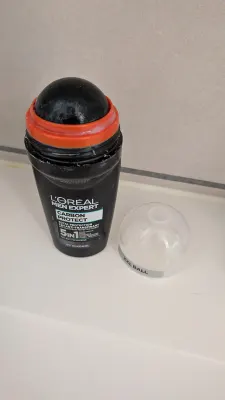 Déodorant bille L'Oréal Men Expert Carbon Protect (lot de 6), photo 2 prise par Marwane