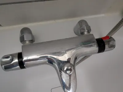 Mitigeur thermostatique de douche Uten (raccord 1/2", laiton), photo 2 prise par Marwane