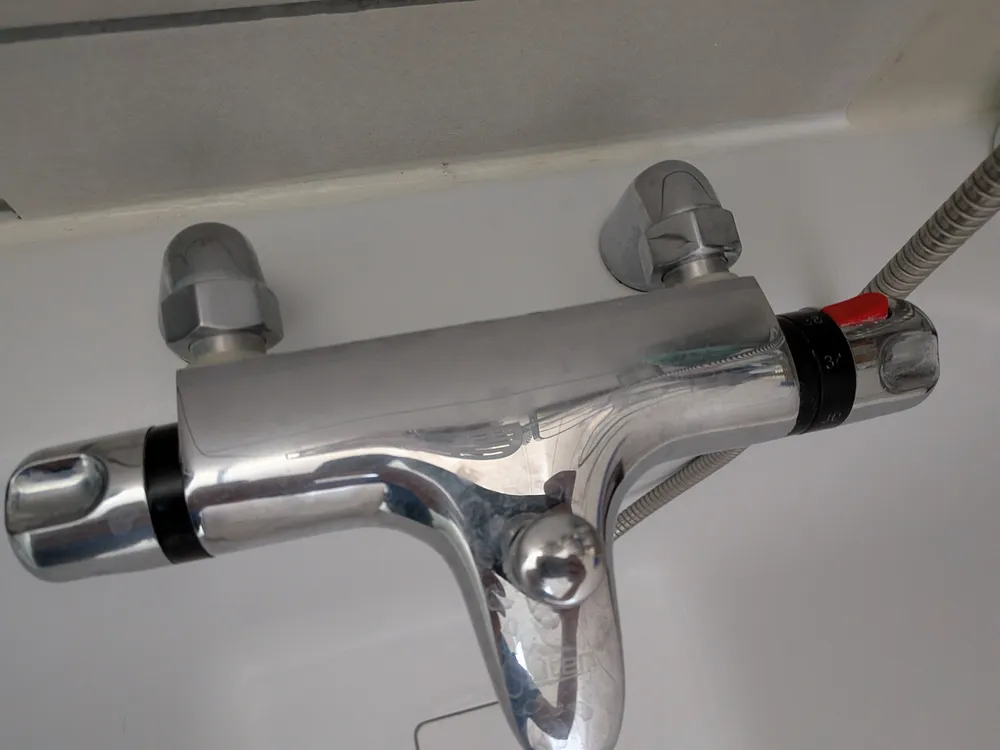 Mitigeur thermostatique de douche Uten (raccord 1/2", laiton), photo 2 prise par Marwane