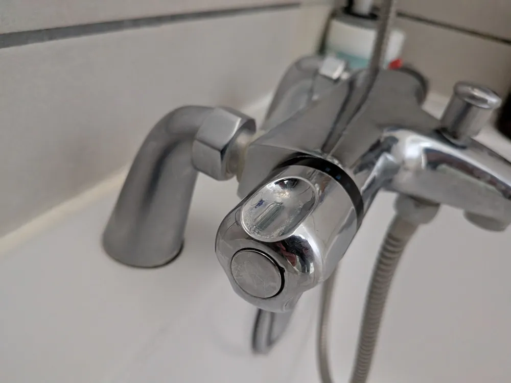 Mitigeur thermostatique de douche Uten (raccord 1/2", laiton), photo 3 prise par Marwane
