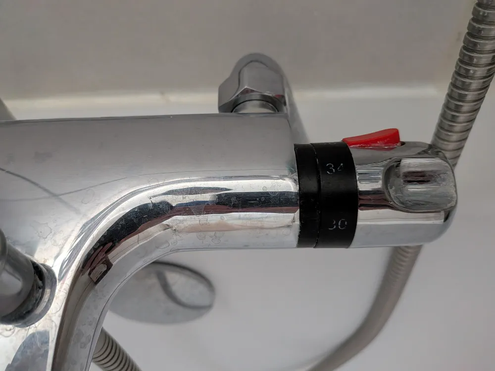 Mitigeur thermostatique de douche Uten (raccord 1/2", laiton), photo 4 prise par Marwane