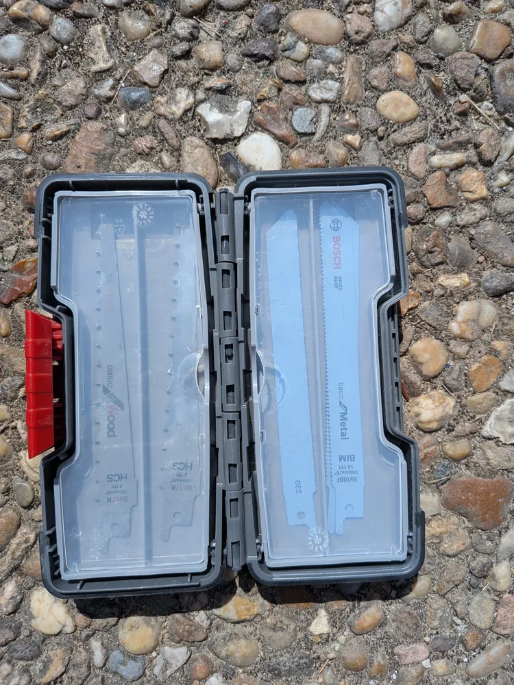 Coffret de 15 lames de scie sabre Bosch (bois et métal, Toughbox), photo 4 prise par Marwane