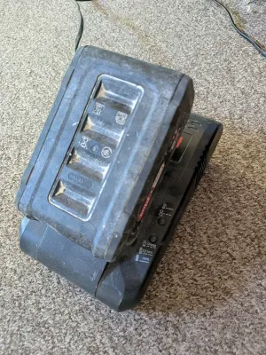 Chargeur rapide Bosch BHZUC18N (Power for All 18V), photo 2 prise par Marwane