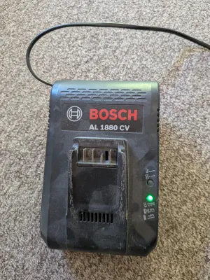 Chargeur rapide Bosch BHZUC18N (Power for All 18V), photo 3 prise par Marwane