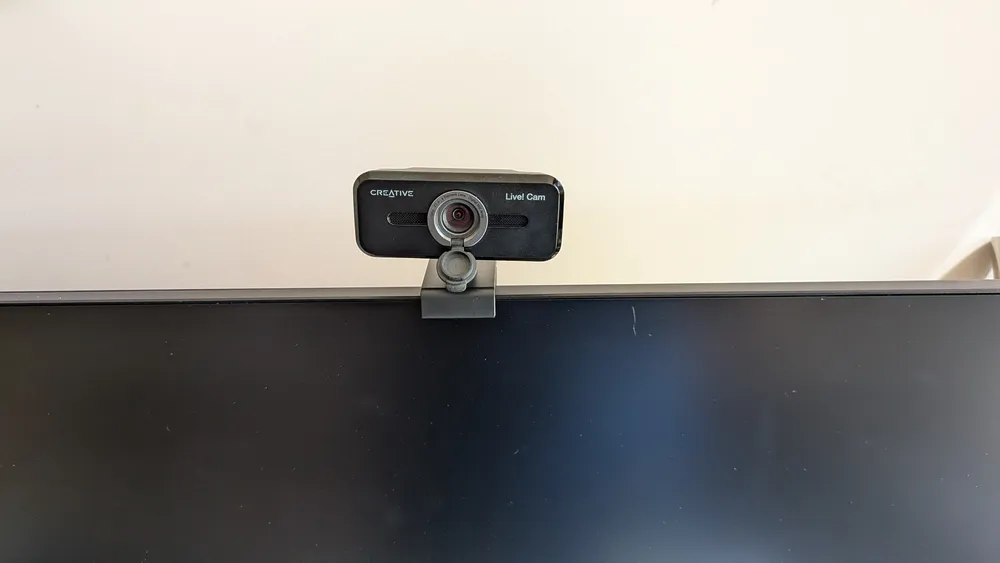 Creative Live! Cam Sync 1080p V2 (webcam USB grand angle, cache de confidentialité), photo 7 prise par Marwane