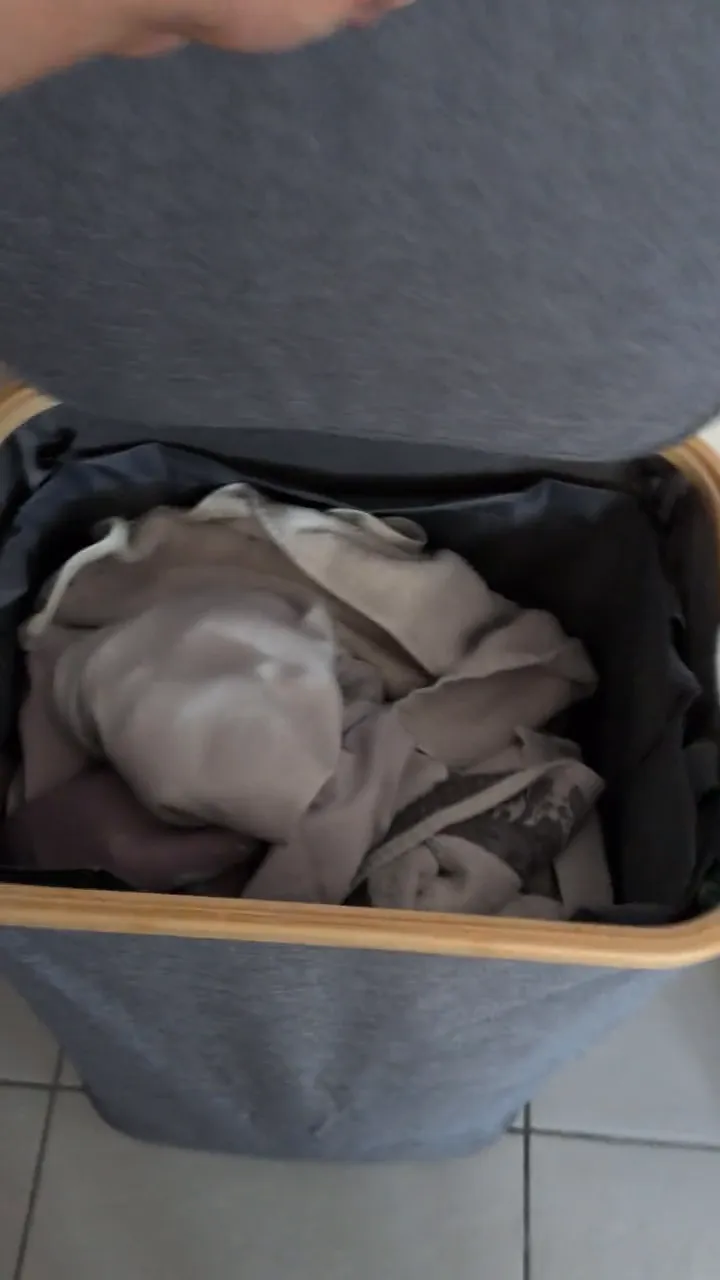 Panier à linge pliable 100 L (couvercle, poignées bambou), image de la vidéo filmée par Marwane