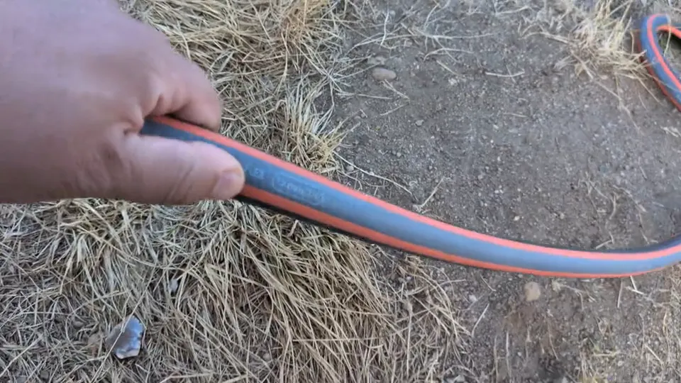 Gardena Tuyau HighFLEX Comfort 13 mm, 50 m (18069-20), image de la vidéo filmée par Marwane