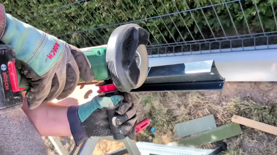 Meuleuse d'angle sans fil Bosch AdvancedGrind 18V-80, image de la vidéo filmée par Marwane